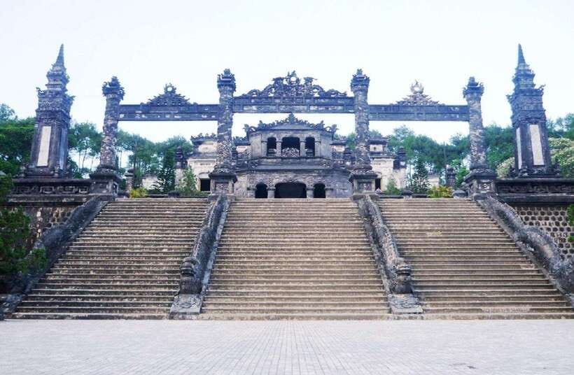 Hue: Private Dragon Boat, Pagoda, and Royal Tomb Tour - What the $13 price really means