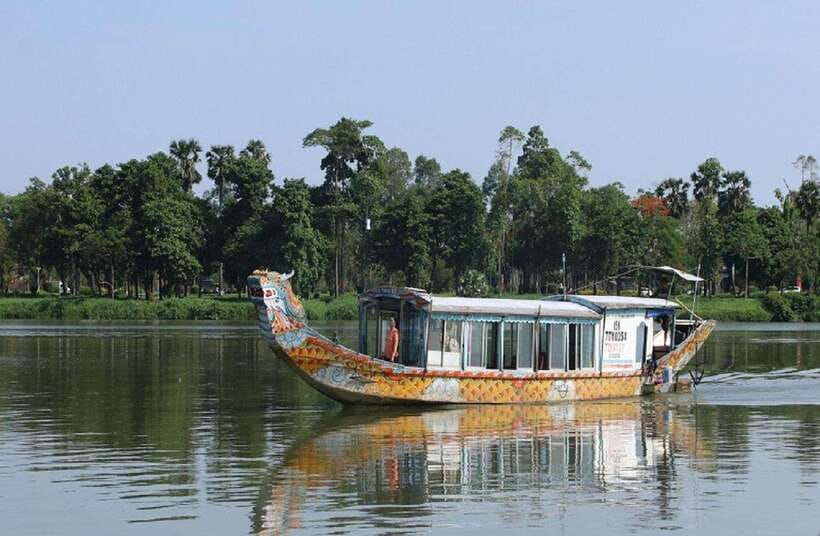 Hue: Private Dragon Boat, Pagoda, and Royal Tomb Tour - Seven levels at Thien Mu Pagoda