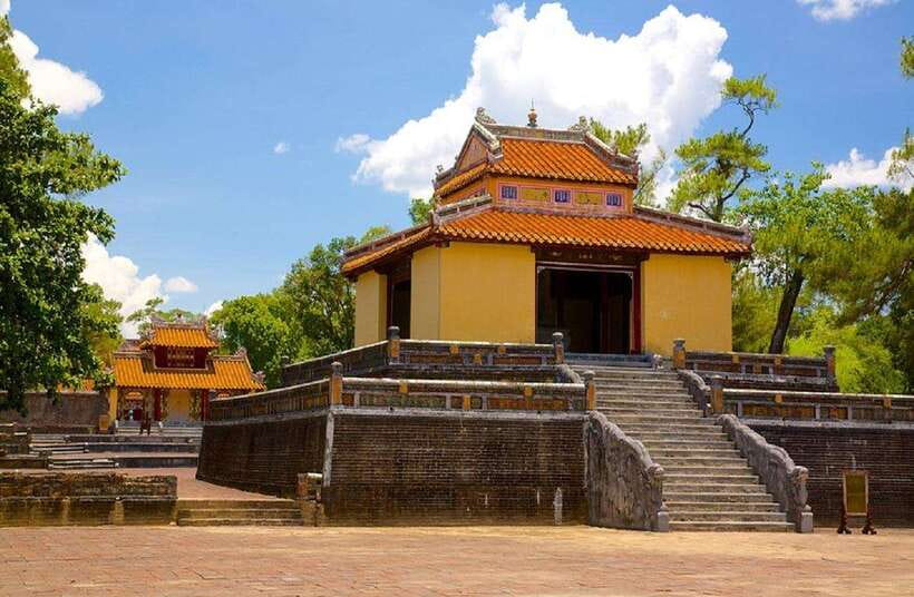Hue: Private Dragon Boat, Pagoda, and Royal Tomb Tour - The guide and driver make the difference