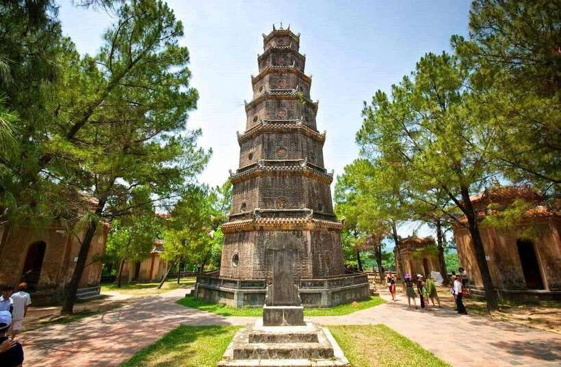 Hue: Private Dragon Boat, Pagoda, and Royal Tomb Tour - Floating toward Thien Mu Pagoda on the Perfume River