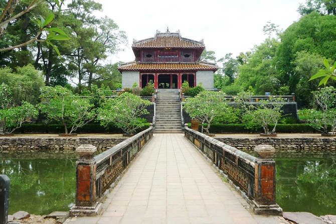 Hue Private Guided Tour: 5 Must-See Places - Minh Mang Tomb: symmetry, gardens, and royal calm