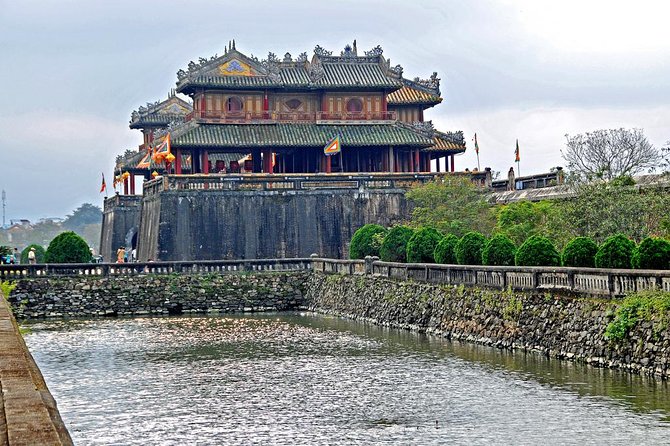 Hue Private Guided Tour: 5 Must-See Places - Starting at Thien Mu Pagoda beside the Perfume River