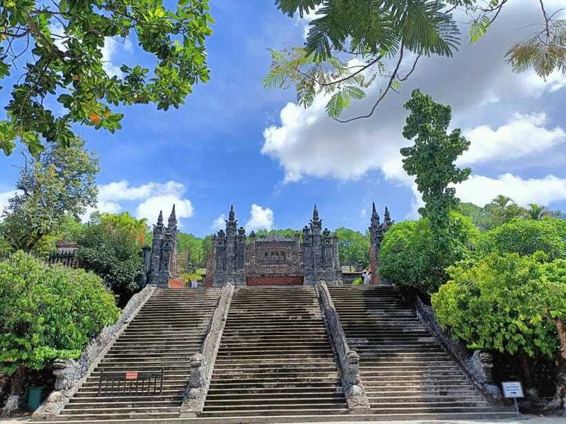 Hue: Royal Tombs Private Tour with 3 Best Tombs & Pagoda - Hue Incense Village: a hands-on cultural stop