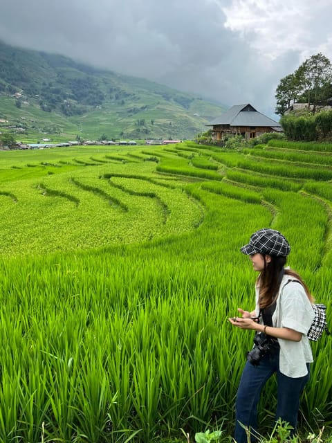 In Sapa: 1 Day Mountain Trek, Visit beautiful villages - Hang Da and the daily work of a Black Hmong village
