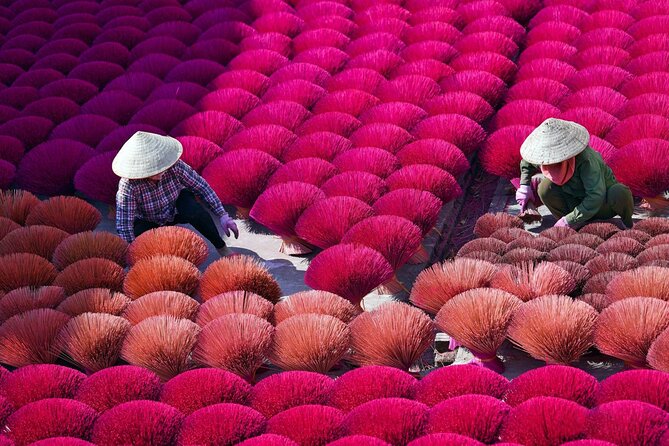 Incense Village Small Group of 9 Tour From Hanoi to Ninh Binh - Tam Coc by sampan, the strongest part of the day