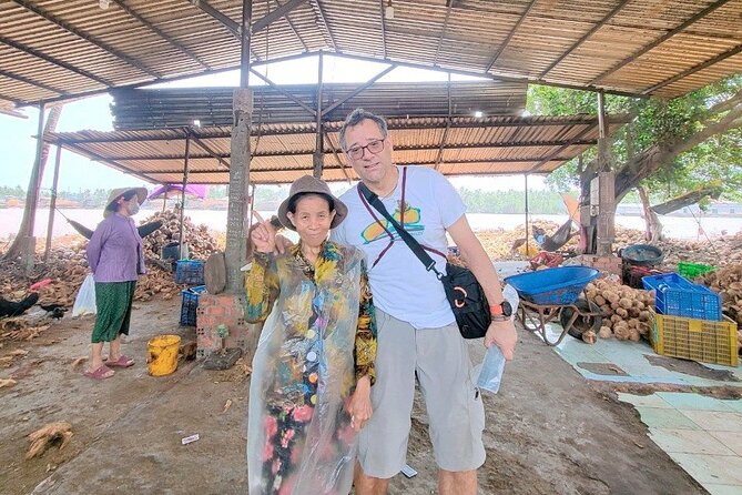 Incredible Mekong Delta Tour 3-day from Ho Chi Minh City - Day 2: Cai Rang Floating Market before breakfast crowds