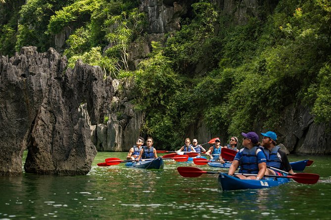 Kayaking at Lan Ha Bay - Lunch with the islands in view
