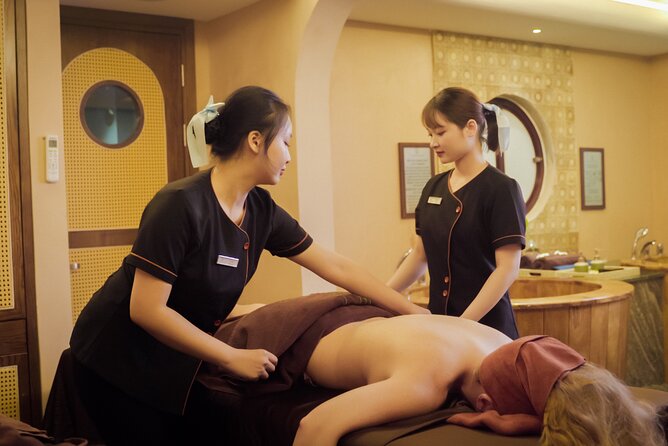 L’essence Relaxation Package for Lady: 240’ - Jacuzzi or herbal bath to close the visit