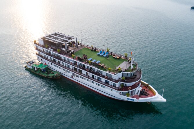 La Regina 3 days tour - Visiting Ha Long Bay & Lan Ha Bay - Day three, a final morning on the bay