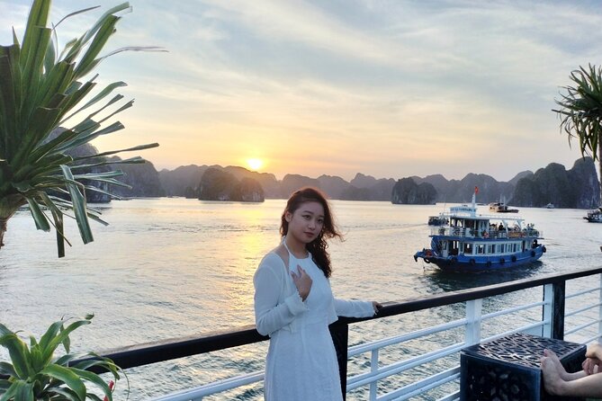 Lan Ha Bay day tour from Cat Ba, Hanoi - Serenity Boutique Cruise - The return route and 4 p.m. sunset gathering