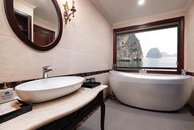 Lan Ha - Ha Long Bay 5Star cruise-Private balcony cabin 2day trip - Kayaking and swimming in the bay