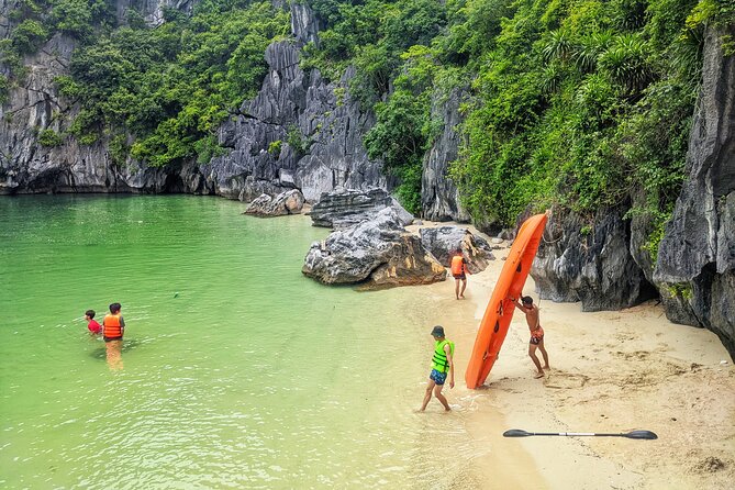 Lan Ha - Ha Long bay with local experts (small group guaranteed) - Vietnamese lunch at Ong Cam Islet