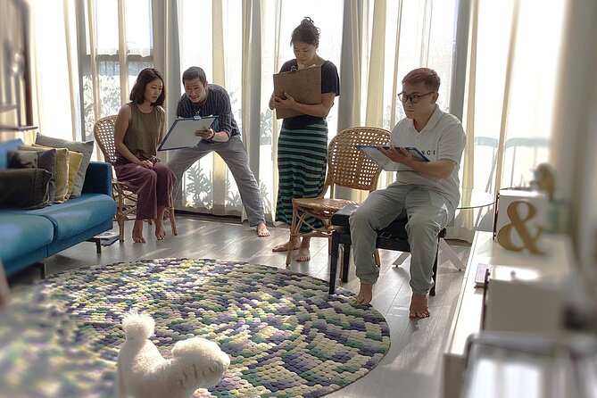 Life Drawing Class - Art Workshop at Art Tutor Hanoi - What happens when the class begins