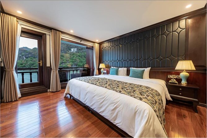 LIKE A BOSS-Luxury options-2d/1n All inclusive in Halong Bay - Your overnight cabin and the food onboard
