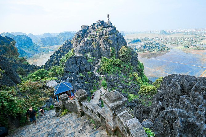 Luxury Full Day Ninh Binh Tour From Hanoi - Vietnamese lunch in a local setting