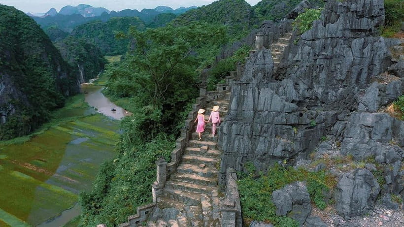 Luxury Limousine Tour: Hoa Lu, Trang An/Tam Coc & Mua Cave - What the $42 price really covers