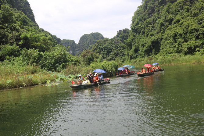 Luxury Limousine Trang An-Mua Cave - Bich Dong max 6-8 pax/ group - 7:20 to 9:15, leaving Hanoi in a limousine van