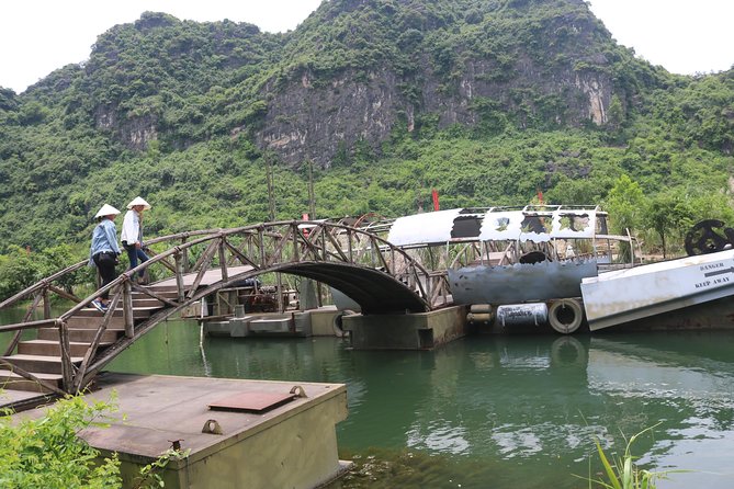 Luxury Limousine Trang An-Mua Cave - Bich Dong max 6-8 pax/ group - Cycling through rice fields and village roads