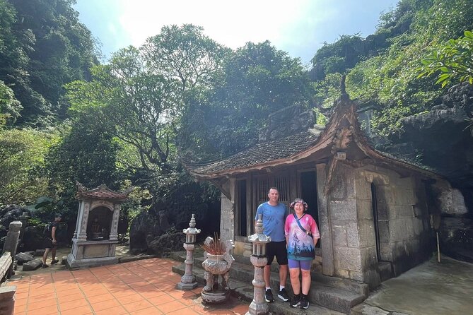 Luxury Ninh Binh Full Day Tour From Hanoi (Trang An - Hoa Lu) - Why the guide can make or break the day
