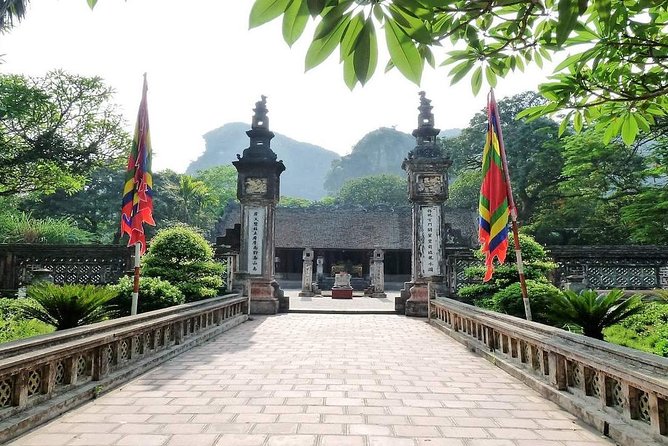 Luxury Ninh Binh: Hoa Lu - Mua Cave - Tam Coc Day Tour from Hanoi - Hoa Lu and Vietnam’s Former Capital