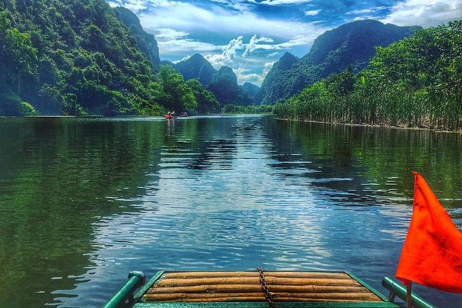 Luxury Ninh Binh: Hoa Lu - Mua Cave - Tam Coc Day Tour from Hanoi - Lunch, Water, and What the Price Covers