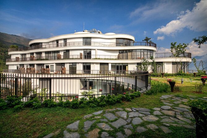 LUXURY SAPA TOUR 2D1N -Stay At 5 Star Hotel-Transfer by sleep bus - Walking 5 kilometers to Y Linh Ho