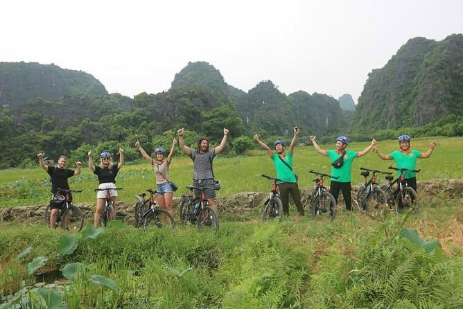 Luxury small Group Hoa Lu - Tam Coc - Mua Cave Max 6 - 8 pax/tour - Mua Cave and the 500-step climb