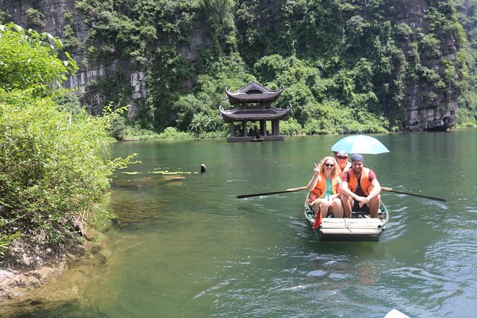 Luxury Tam Coc or Trang An-Mua Cave -Bich Dong Max 6 -8 pax/group - Climbing Mua Cave for the Ninh Binh view