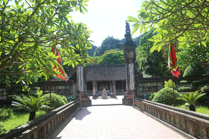 Luxury Tam Coc or Trang An-Mua Cave -Bich Dong Max 6 -8 pax/group - A set-menu lunch at 12:00