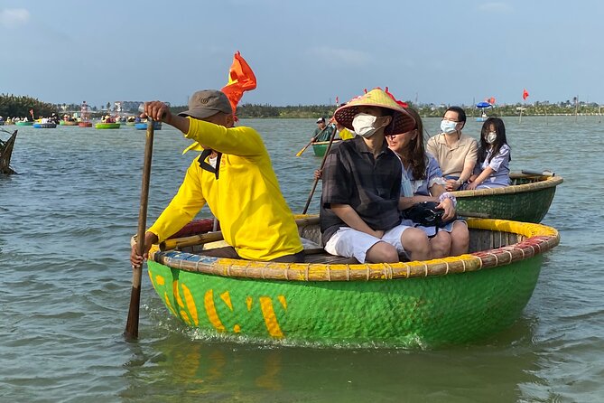 Market Tour , Basket Boat and Cooking Class Hoi An - Guide style: Mo’s teaching and Mr Cú’s humor