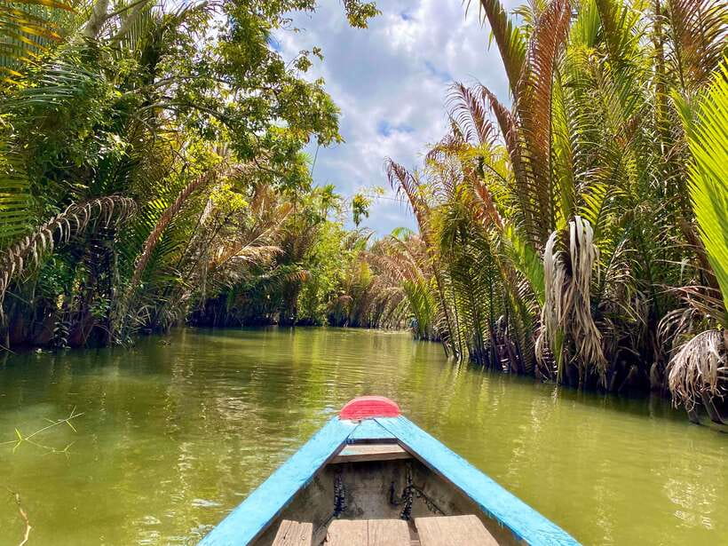 Mekong Delta 2 Days: Floating Markets & Cultural Exploration - Noodles, Fruit, and Munir Ansay Pagoda