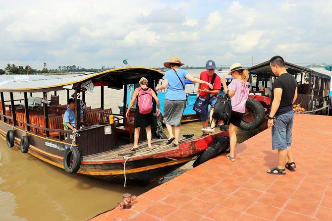 Mekong Delta Discovery Tour from Ho Chi Minh - A brief rowing boat ride through narrow canals