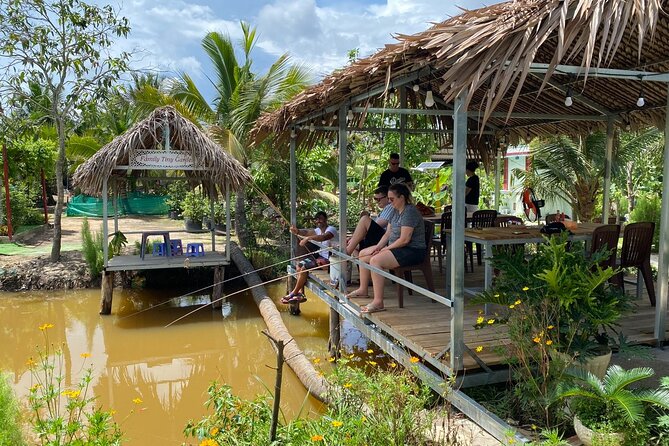 Mekong Delta Homestay Explore Nature 2-Day Family Tiny Garden - A traditional dinner with fresh ingredients
