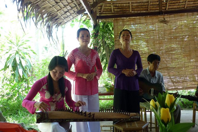 Mekong Delta Small Group Full Day Tour - Vinh Trang Pagoda: An Ornate First Stop