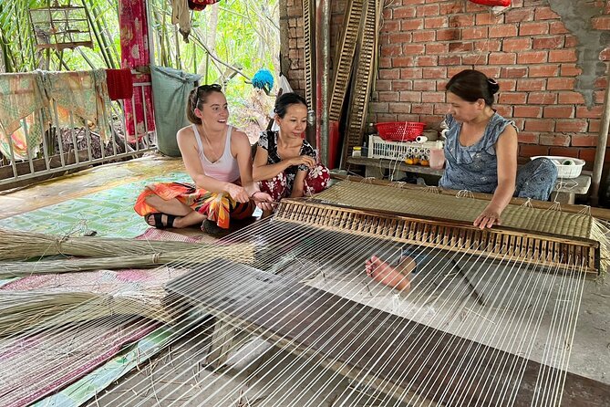 Mekong Delta tour: Ben Tre 1 day by DGT - Narrow canals and a rowing sampan