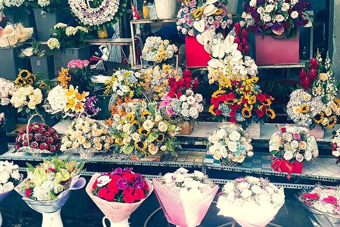 Morning Saigon Unseen+Street Food Tour with Ao Dai Riders Option - Ba Thien Hau Temple in Chinatown