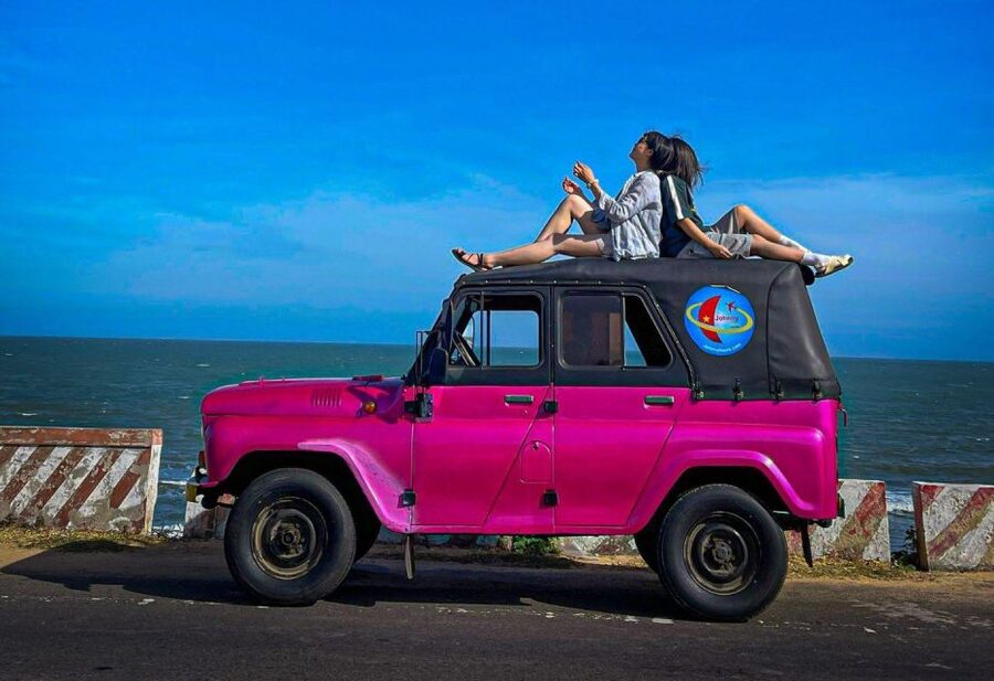 Mui Ne: Sand Dunes Jeep Tour with Friendly English Guide - The Red Sand Dunes and the road beside the beach