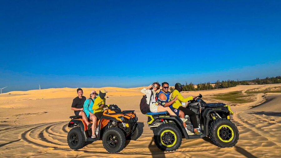 Mui Ne: Sand Dunes Jeep Tour with Friendly English Guide - A brief look at Mui Ne’s fishing village