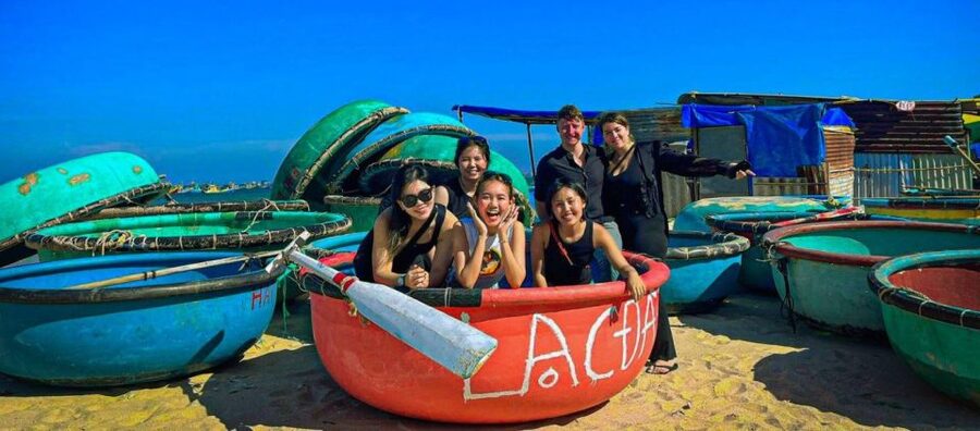 Mui Ne: Sand Dunes Jeep Tour with Friendly English Guide - Choosing sunrise or sunset