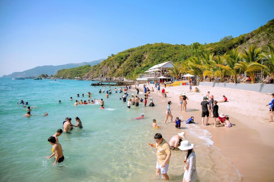 Nha Trang: Hon Mieu and Hon Tam Island Tour with Lunch - The high-speed boat across Nha Trang Bay