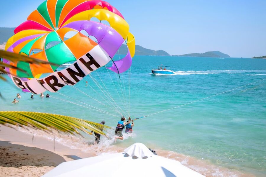 Nha Trang: Hon Mieu and Hon Tam Island Tour with Lunch - Seafood lunch on a floating restaurant