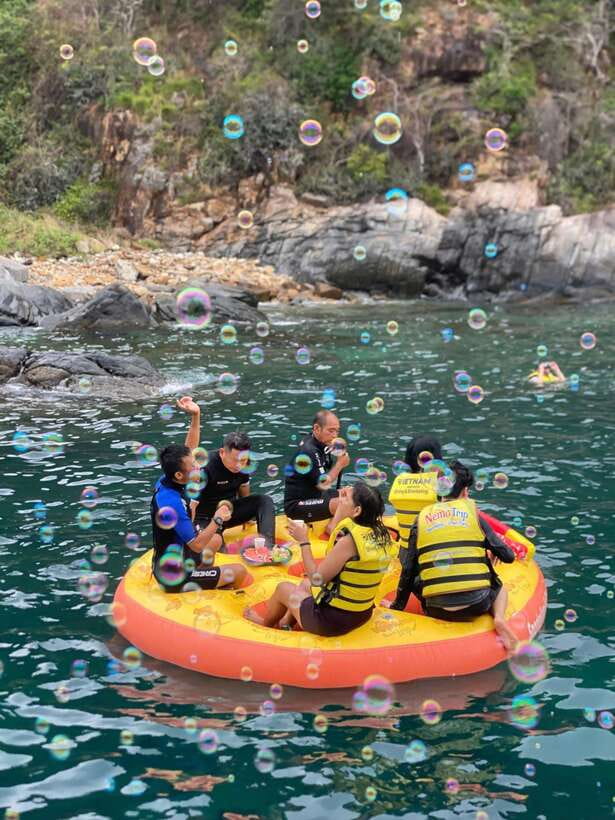 Nha Trang: Hopping Tour, Snorkeling, Boat Party, & BBQ Lunch - Seventy-five minutes around the coral reef