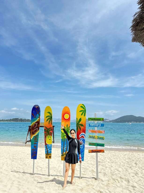 Nha Trang: Hopping Tour, Snorkeling, Boat Party, & BBQ Lunch - The 30-minute floating party