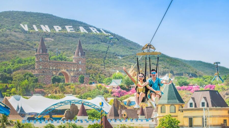 Nha Trang: VinWonders Entry Ticket with Optional Cable Car - Food, Costs, and Overall Value