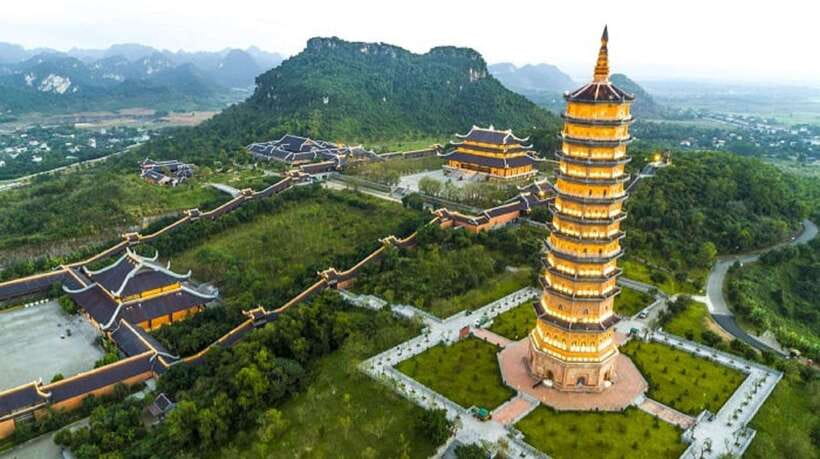 Ninh Binh: Bai Dinh, Trang An, and Mua Cave Small-Group Tour - Climbing Mua Cave to Dragon Mountain