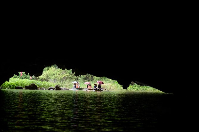Ninh Binh Daily Tour: Hoa Lu - Tam Coc boat trip and Bike - A Vietnamese buffet at midday