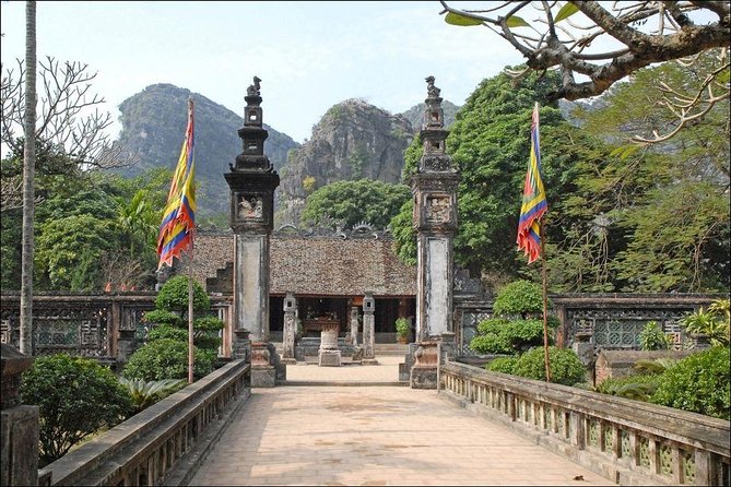 Ninh Binh Daily Tour: Hoa Lu - Tam Coc boat trip and Bike - A full day, with little room for wandering