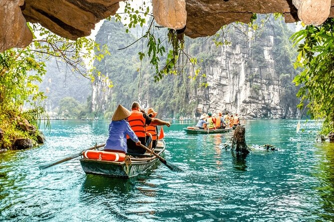 Ninh Binh Day Tour Tam Coc Mua Cave Hoa Lu Buffet Lunch Limousine - Two hours among Tam Coc’s three grottoes
