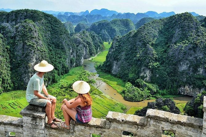 Ninh Binh Day Tour to Hoa Lu Trang An Mua Cave with Buffet Lunch - Mua Cave and the climb to the peak