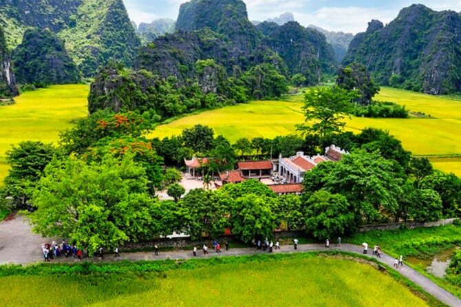 Ninh Binh Day Tour To Visit Hoa Lu -Tam Coc/ Trang An - Mua Cave - Lunch and the Tam Coc or Trang An boat ride